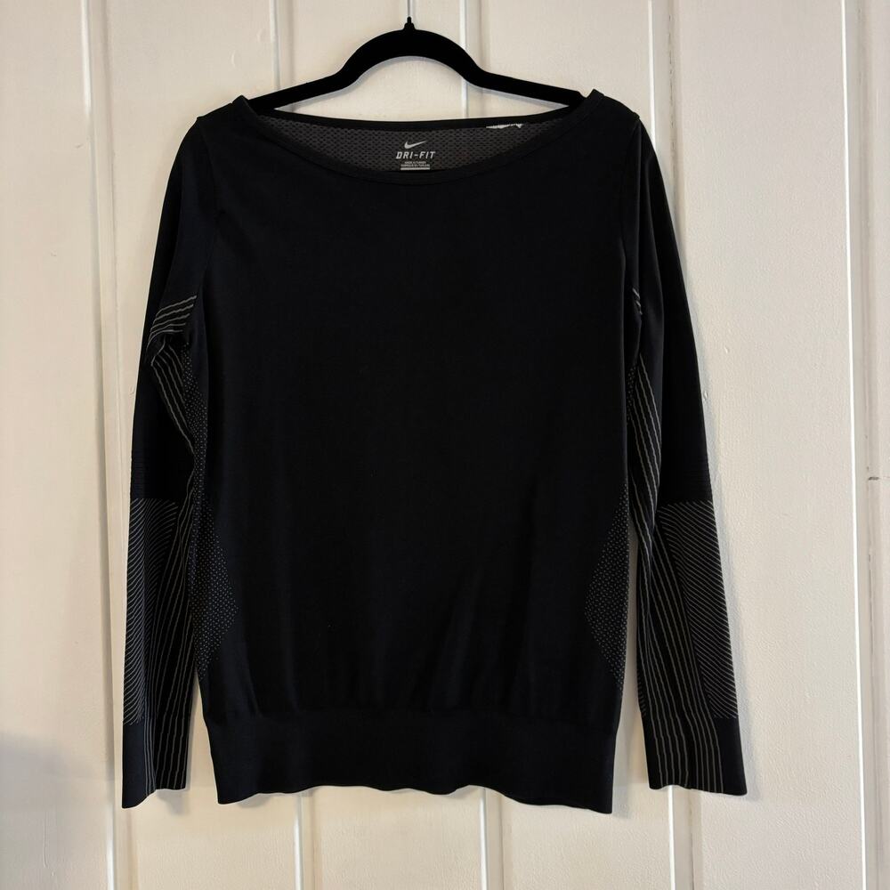 Nike Dri-FIT Black Long‎ Sleeve Top Women’s Medium Athletic Stretch Shirt